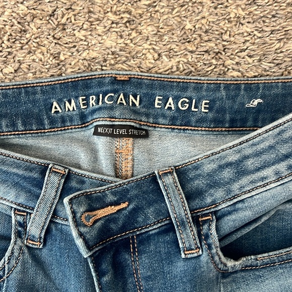 American Eagle, stretchy jeans - Picture 2 of 4